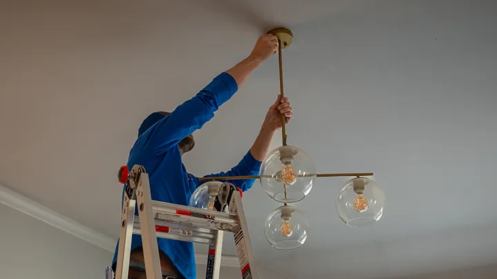 can a handyman install a light fixture